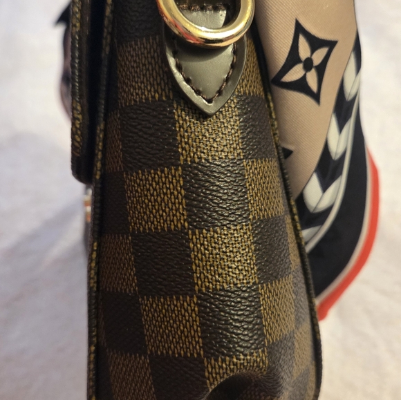Louis VuittonDamier Ebene Croisette Elegant Brown Checkered Handbag - Copy - Picture 11 of 16